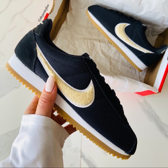 nike cortez poshmark